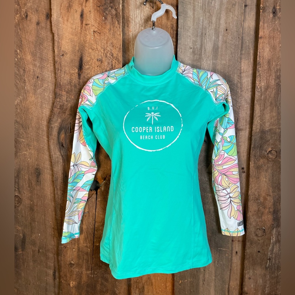 Women’s Rash Guard Long Sleeved Top - Size Medium